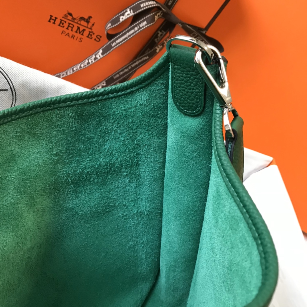 Hermes Evelyne III 29 PM Shoulder Bag In Dark Green Clemence Leather